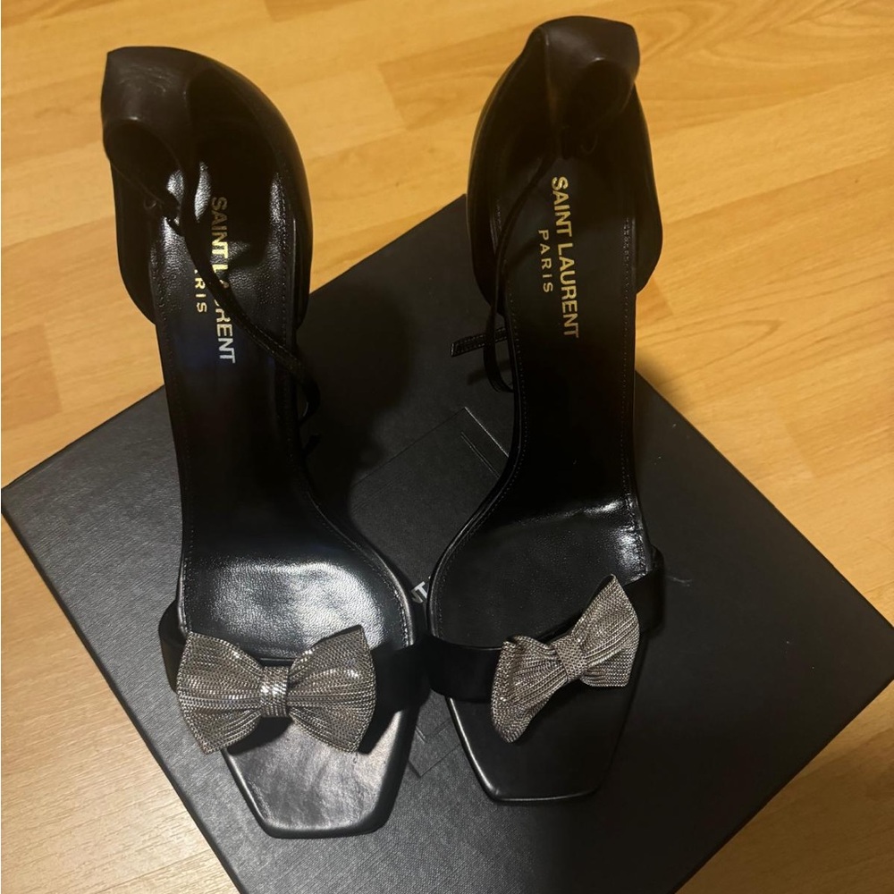 Saint Laurent Black Heels with Metallic Bow